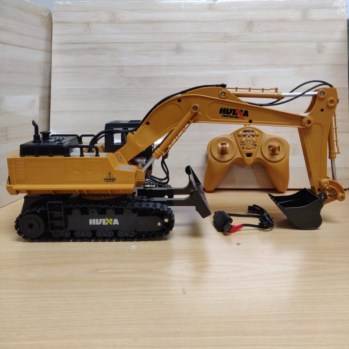 Remote Control Digger (1:16) - Image 4