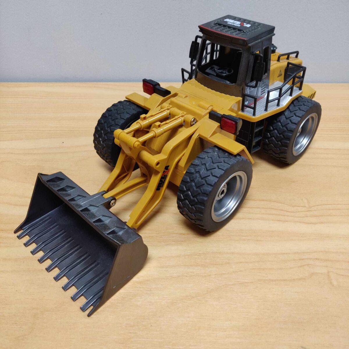 RC bulldozer loader truck - Image 3