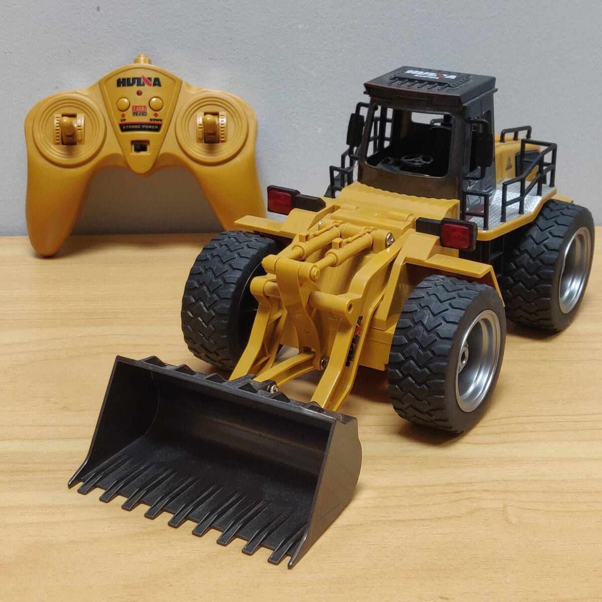 RC bulldozer loader truck