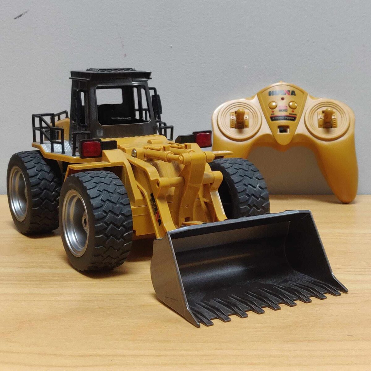 RC bulldozer loader truck - Image 2
