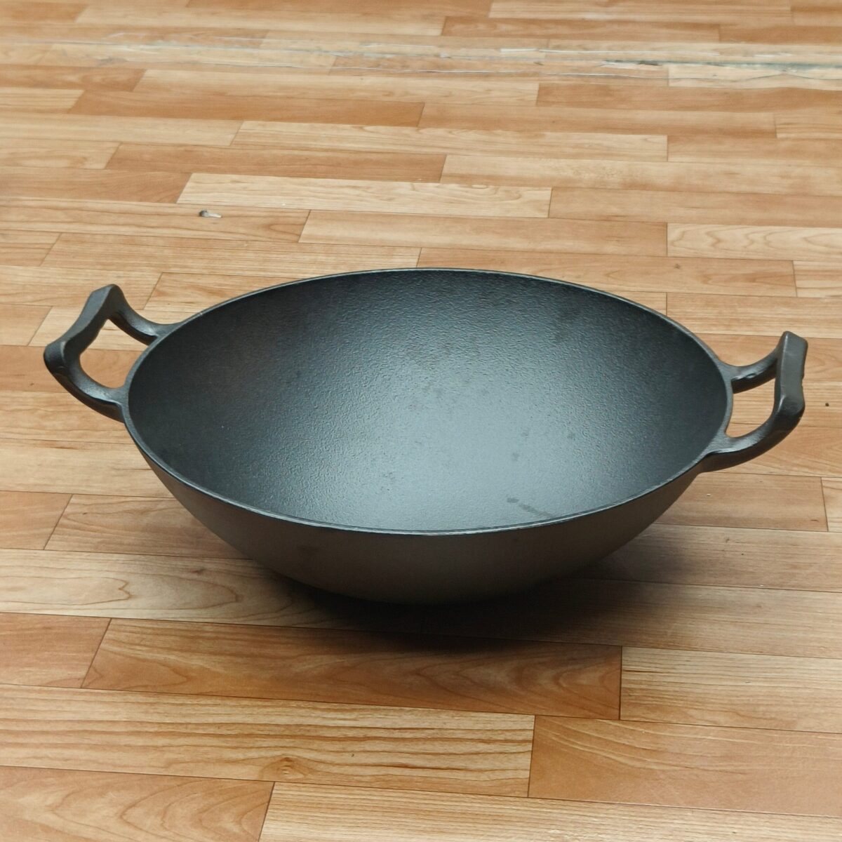 Cast Iron Wok (36cm) - Image 3
