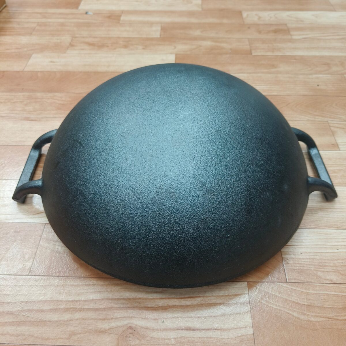 Cast Iron Wok (36cm) - Image 5