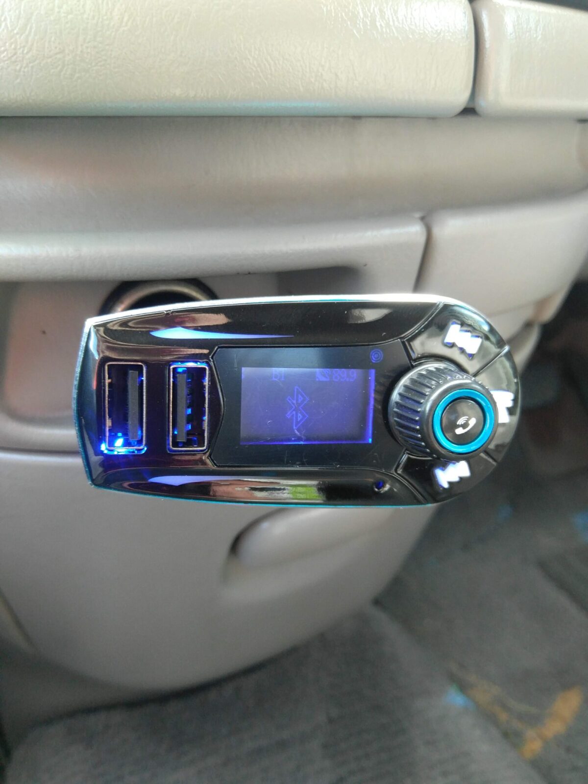 Bluetooth FM Transmitter - Image 6