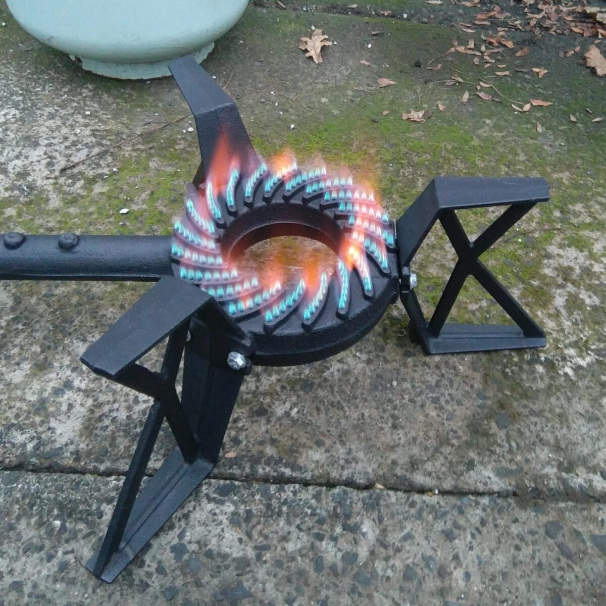 Tri-leg Cast Iron Gas Cooker