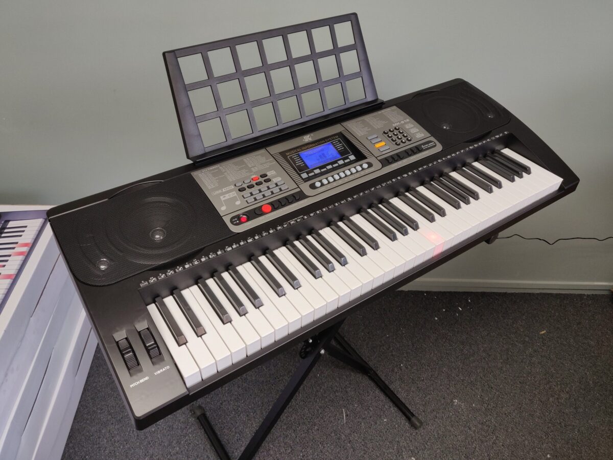 Keyboard Piano 61 Keys + Light + Touch sense