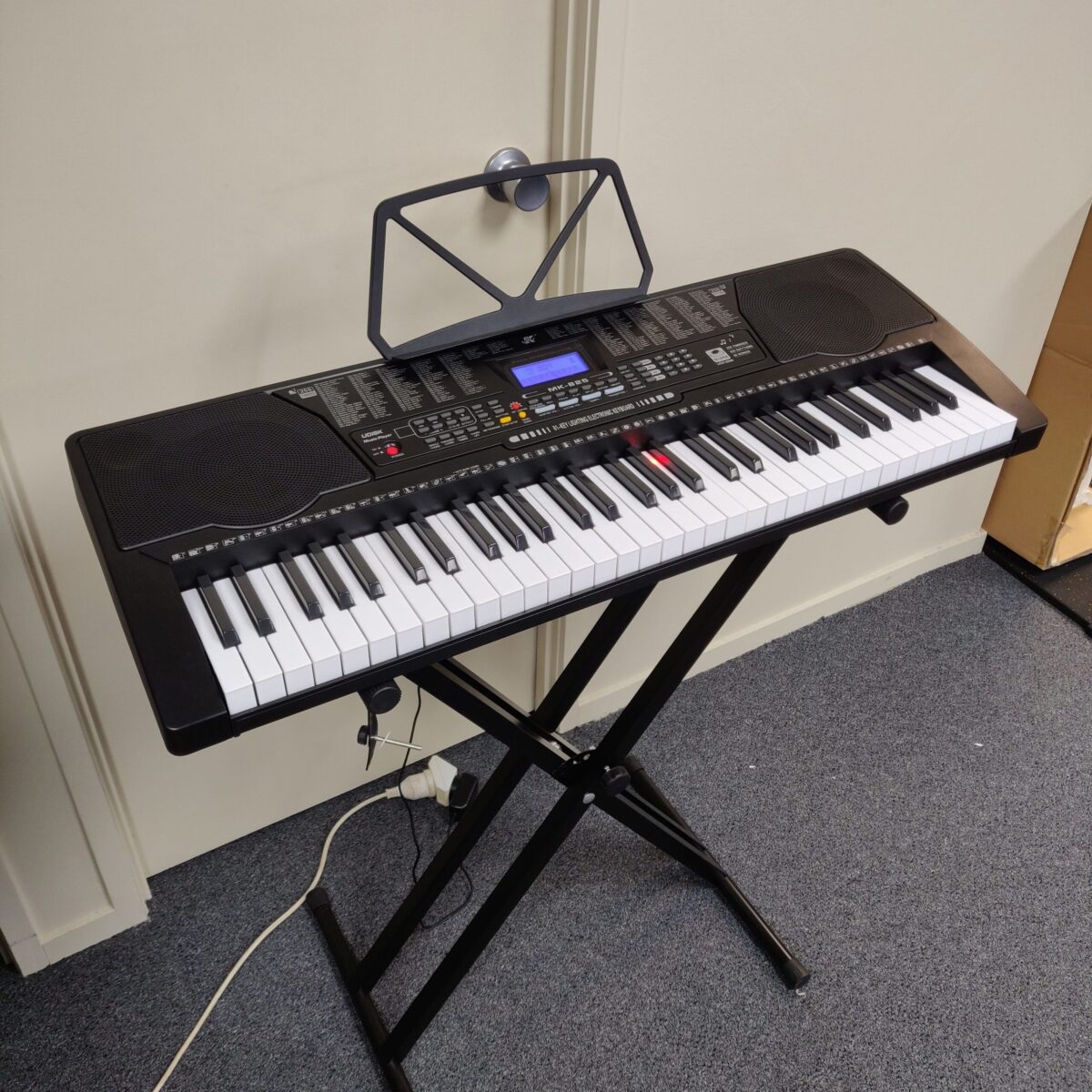 Keyboard Piano 61 Keys with lights - Image 5