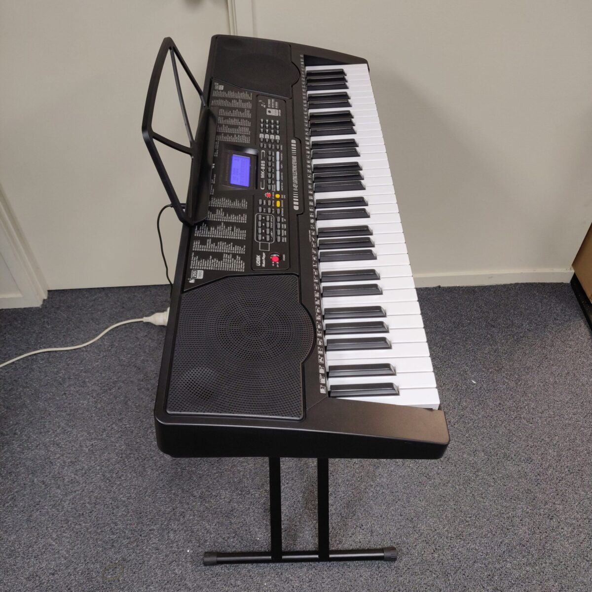 Keyboard Piano 61 Keys with lights - Image 6