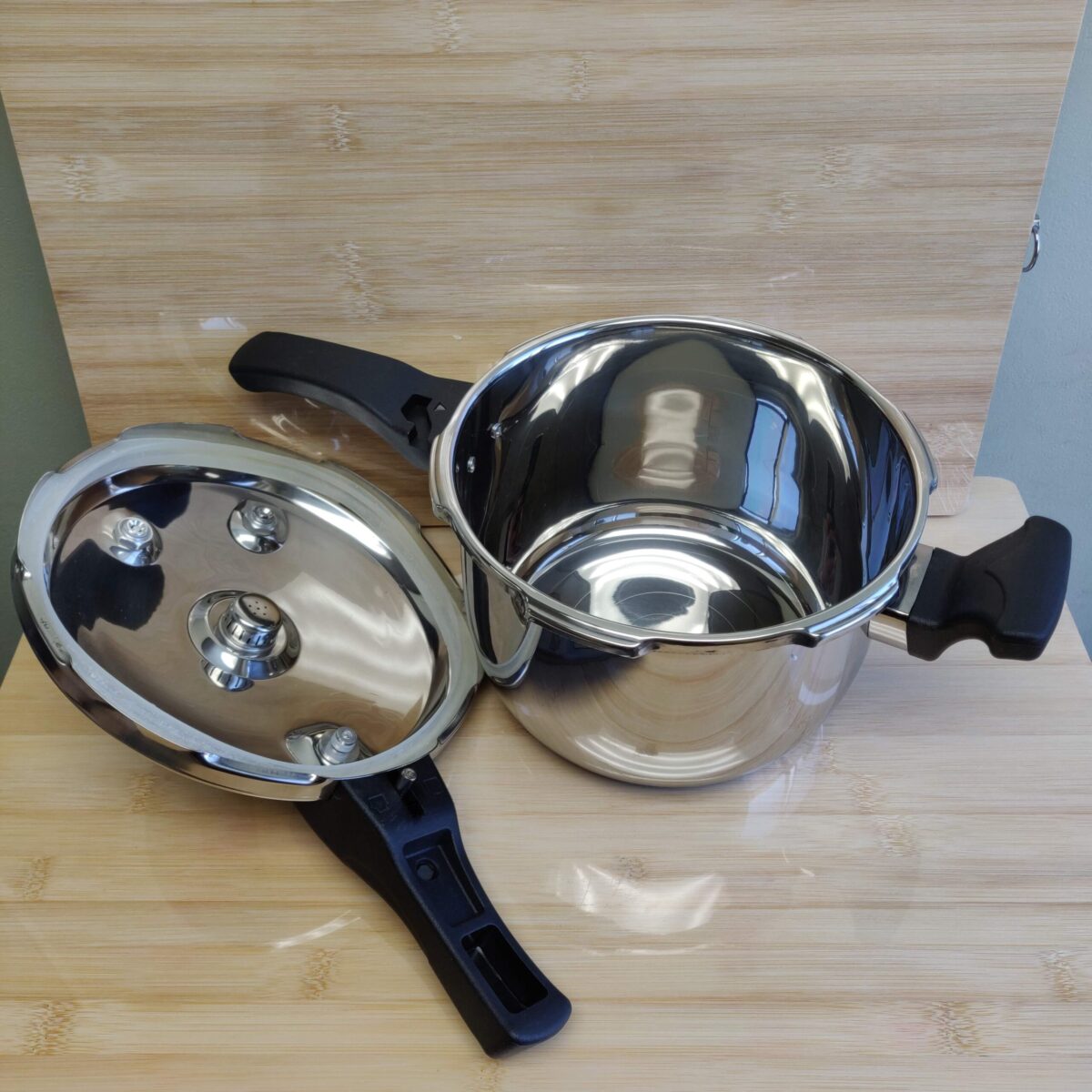 Pressure Cooker 6L (24cm) - Image 3