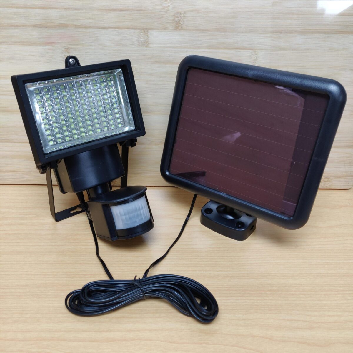 120 LEDs solar light with solar panel