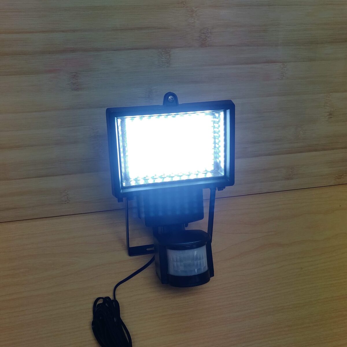 120 LEDs solar light with solar panel - Image 10