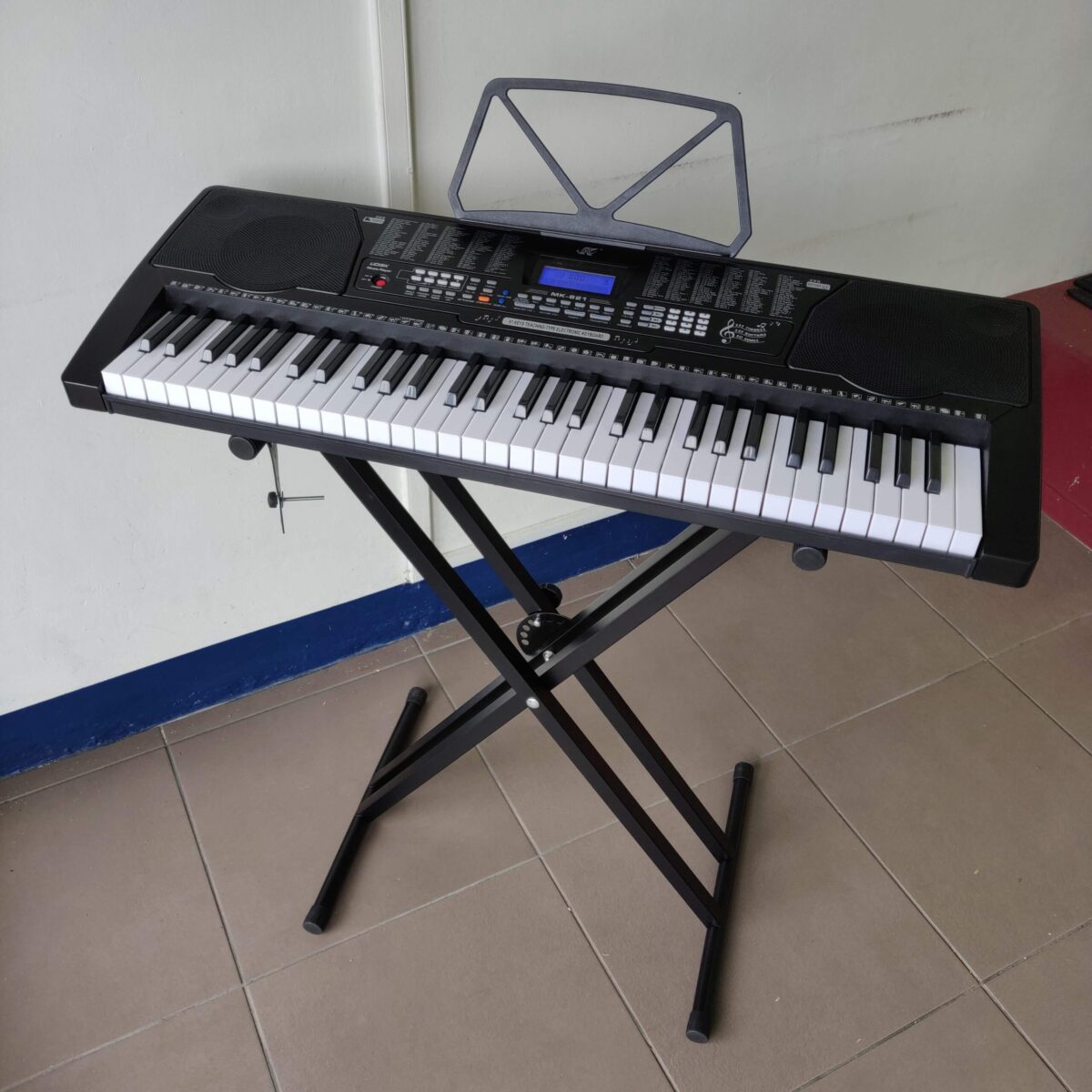 Keyboard Piano 61 Keys Basic with Deeper Keys - Image 2