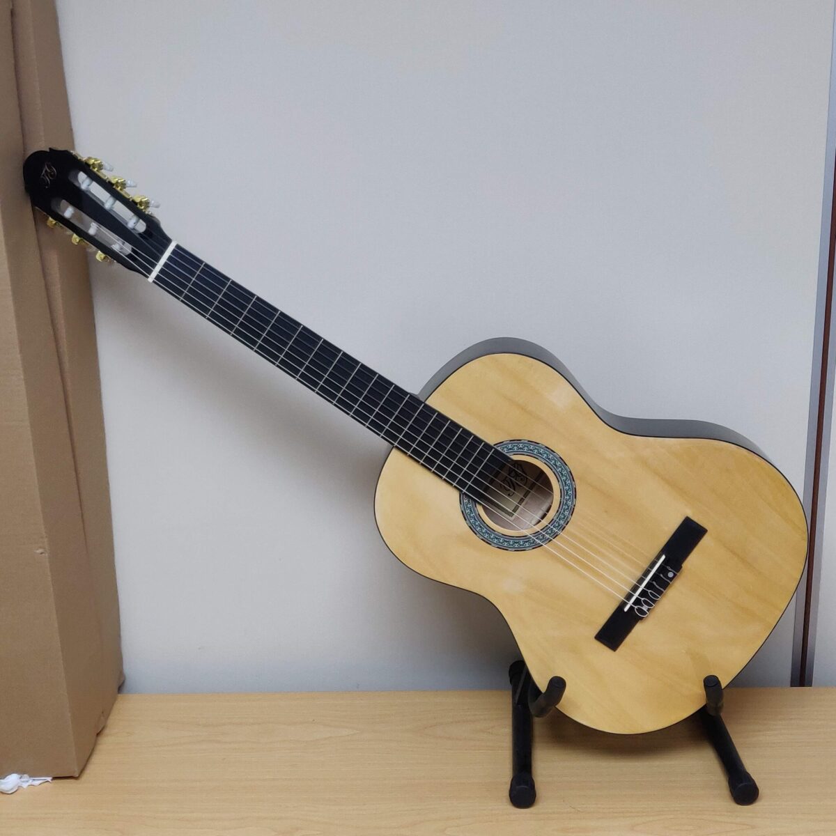 38 inches classical guitar - Image 2