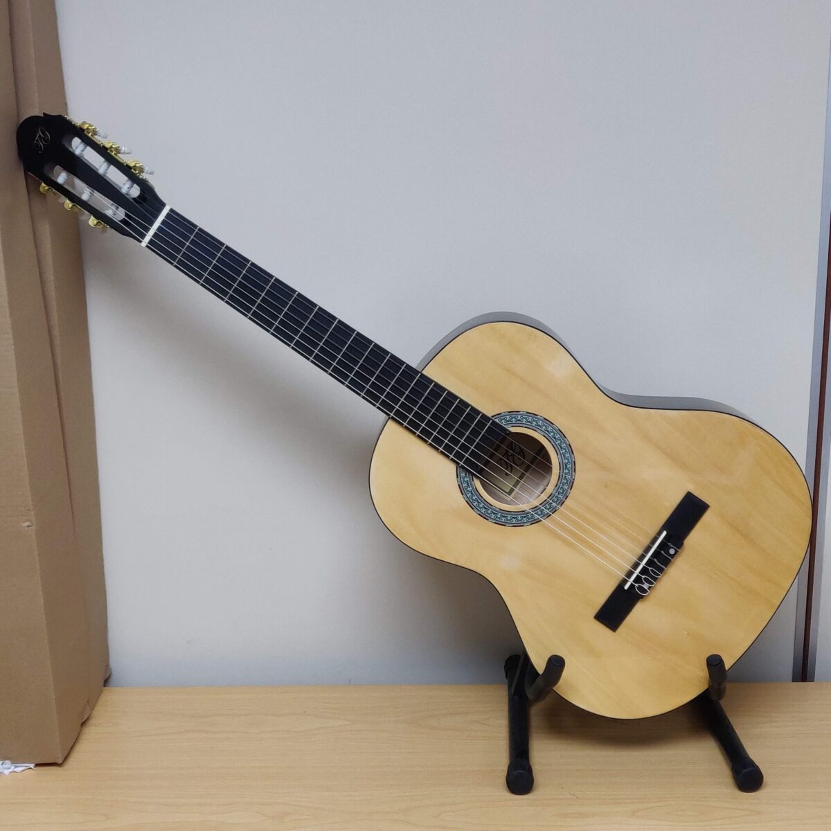 38 inches classical guitar - Image 7