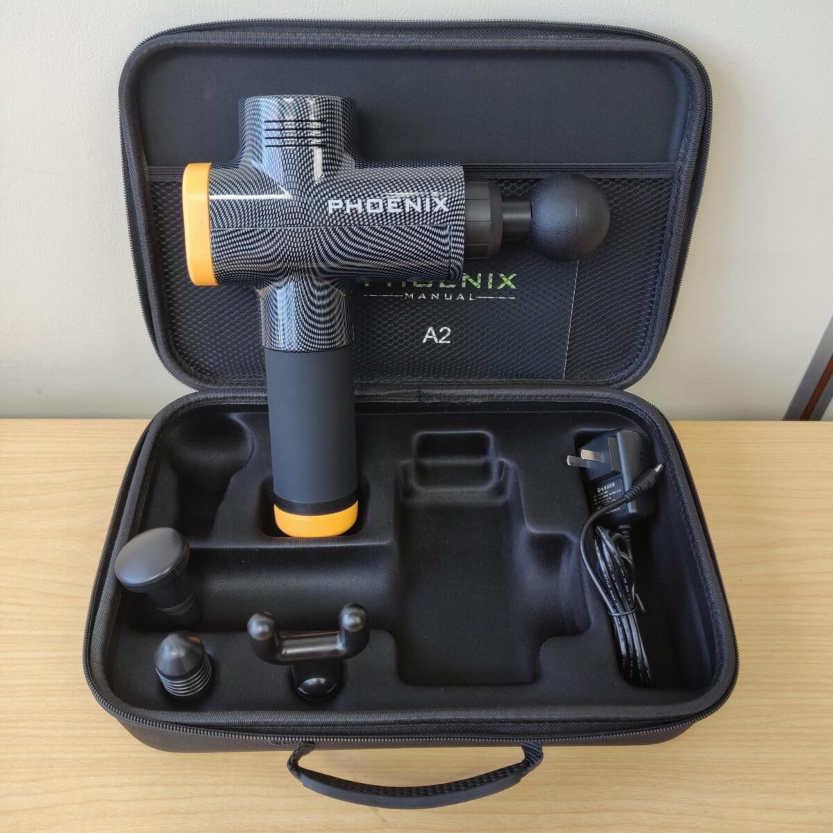 Massage Gun Phoenix Gold + Case - Image 2