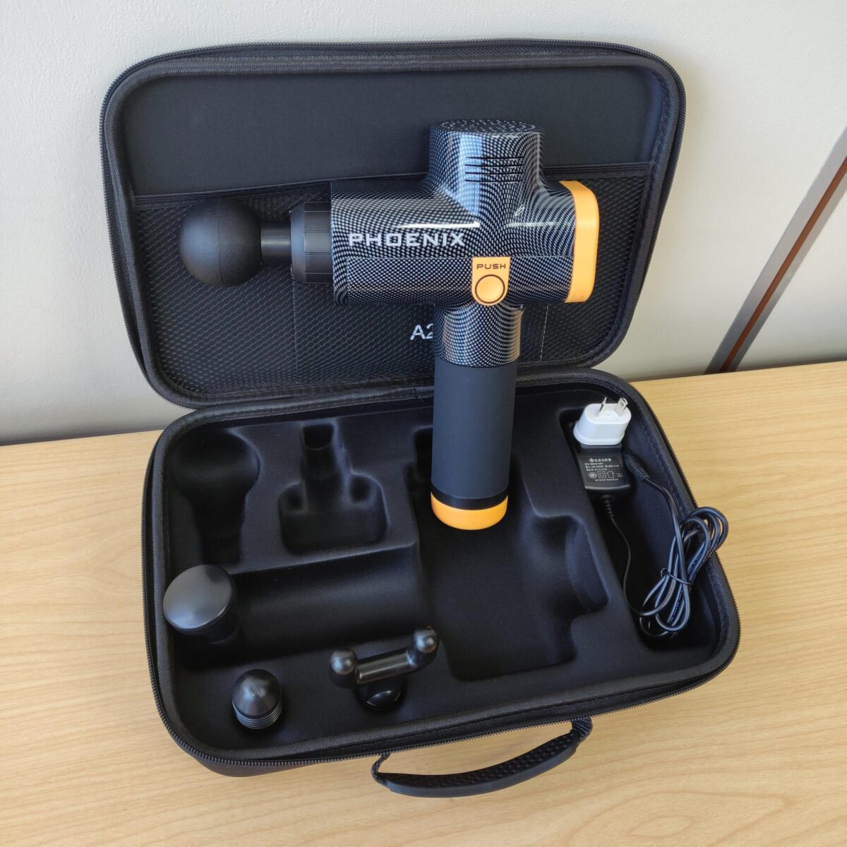 Massage Gun Phoenix Gold + Case - Image 14