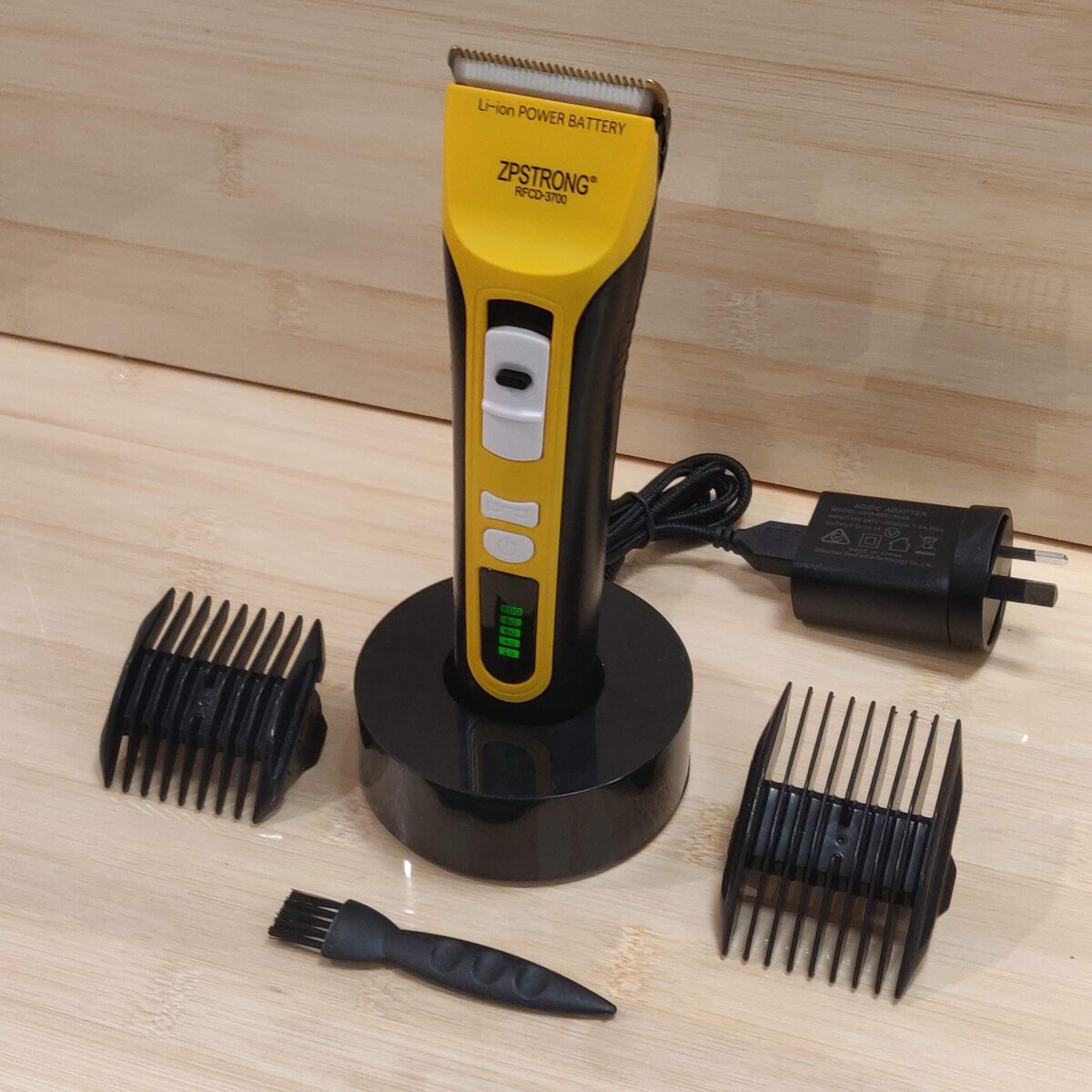 Cordless hair clippers with stand - Image 3