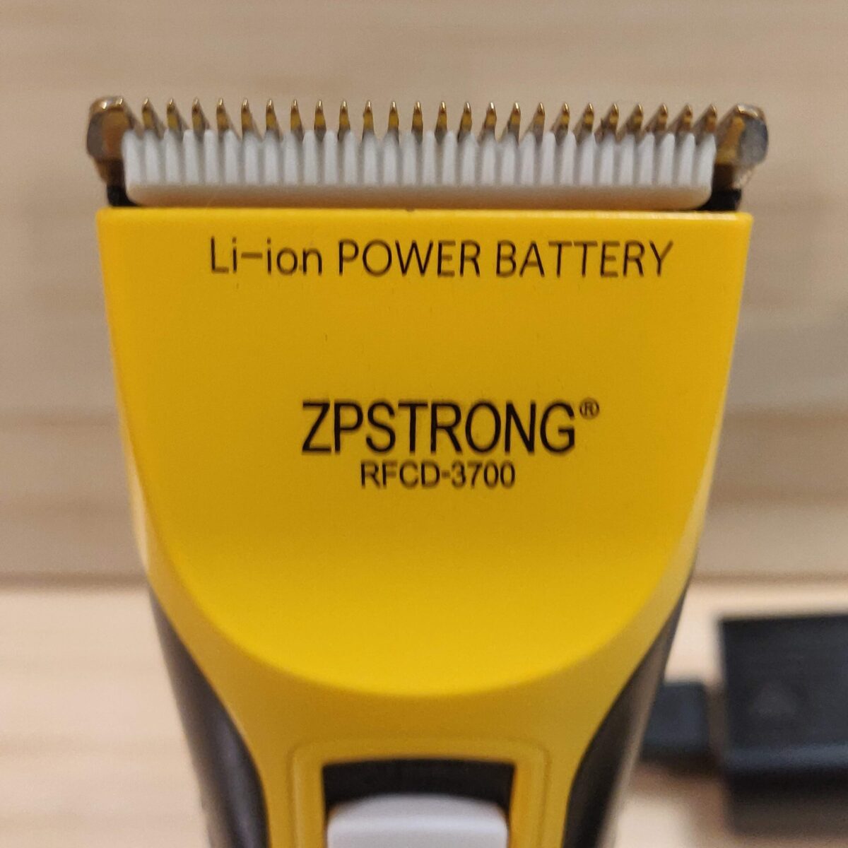 Cordless hair clippers with stand - Image 4