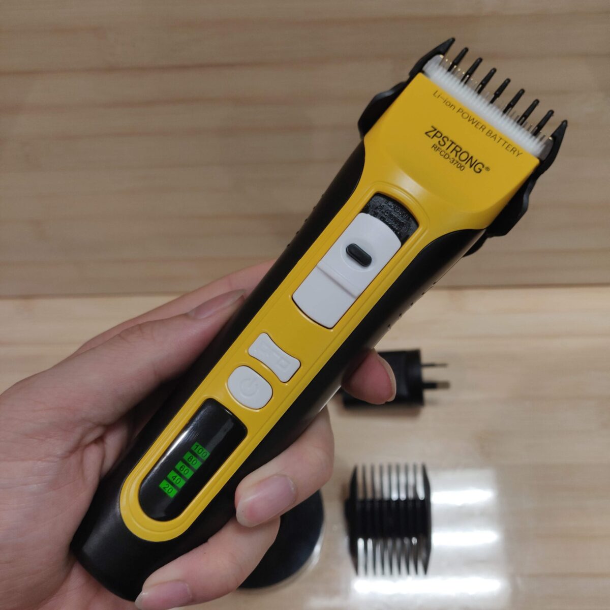Cordless hair clippers with stand - Image 6
