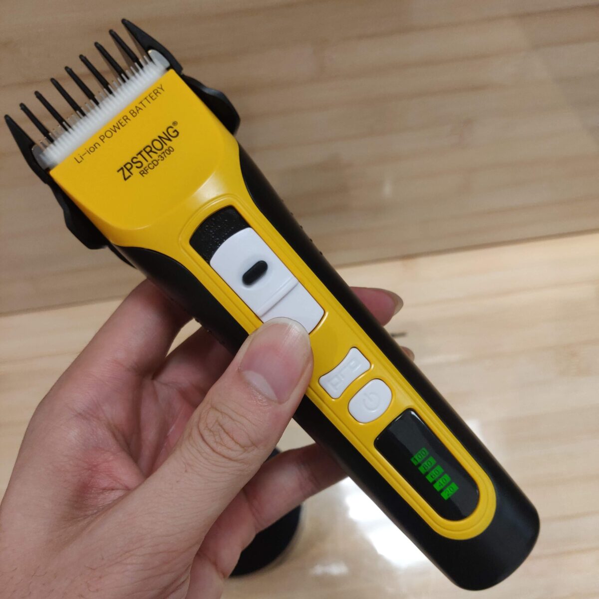 Cordless hair clippers with stand - Image 7