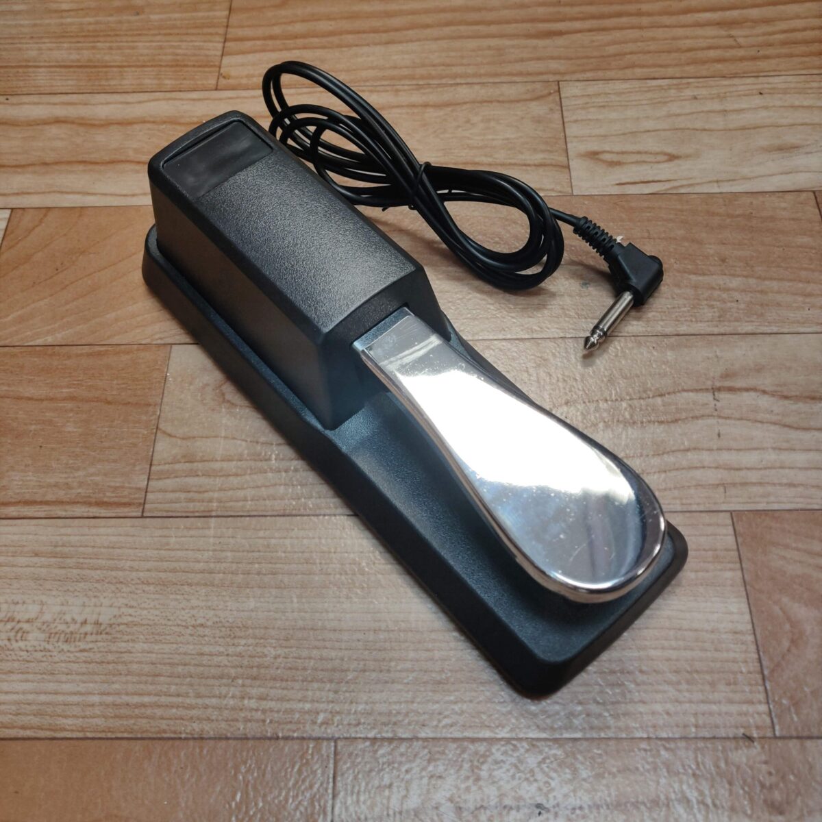 Piano Sustain Pedal for keyboards - Image 4