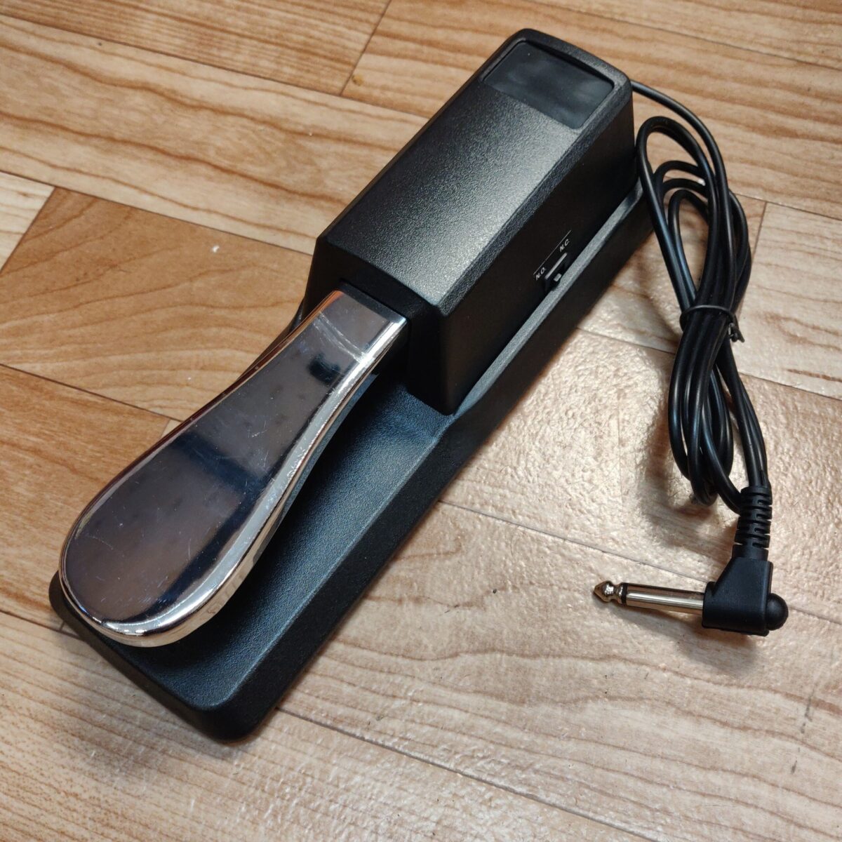 Piano Sustain Pedal for keyboards - Image 10