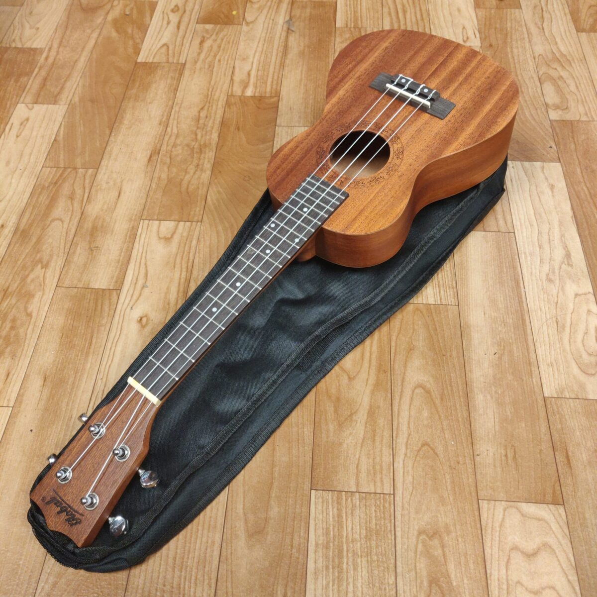 Ukulele (21 inch) full size - Image 13
