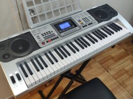 Keyboard Piano 61 Keys with Vibrato + Double X Stand