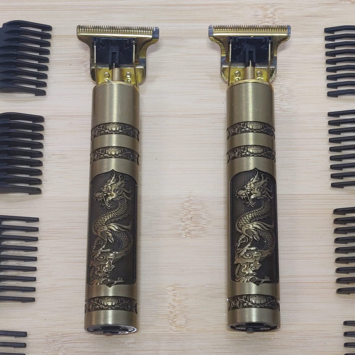 Cordless rechargeable hair trimmer