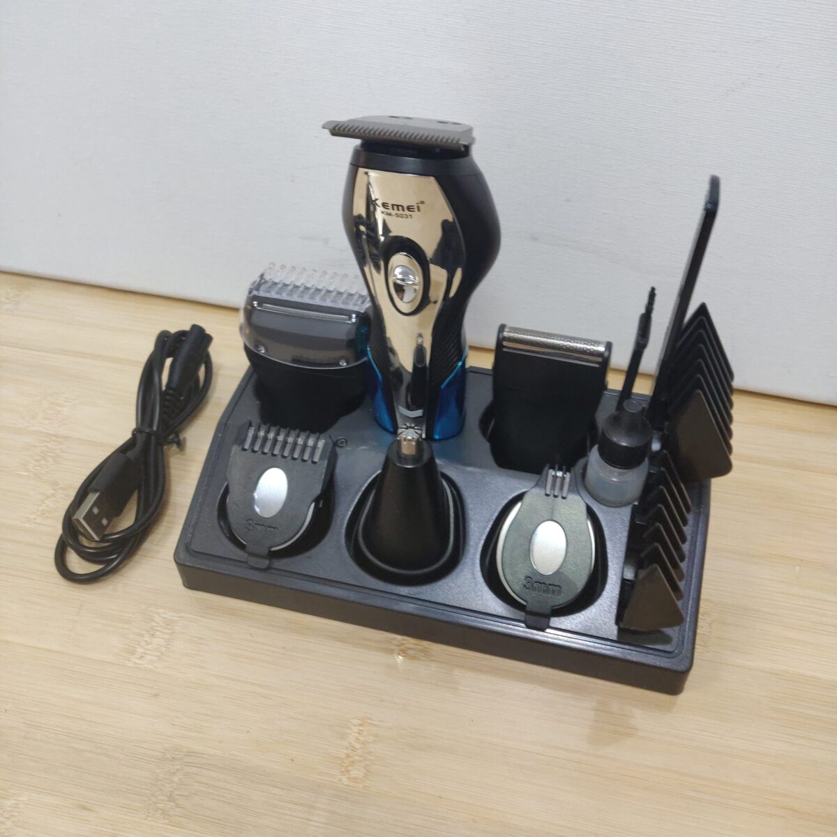 Hair clippers with shaver and trimmer - Image 5