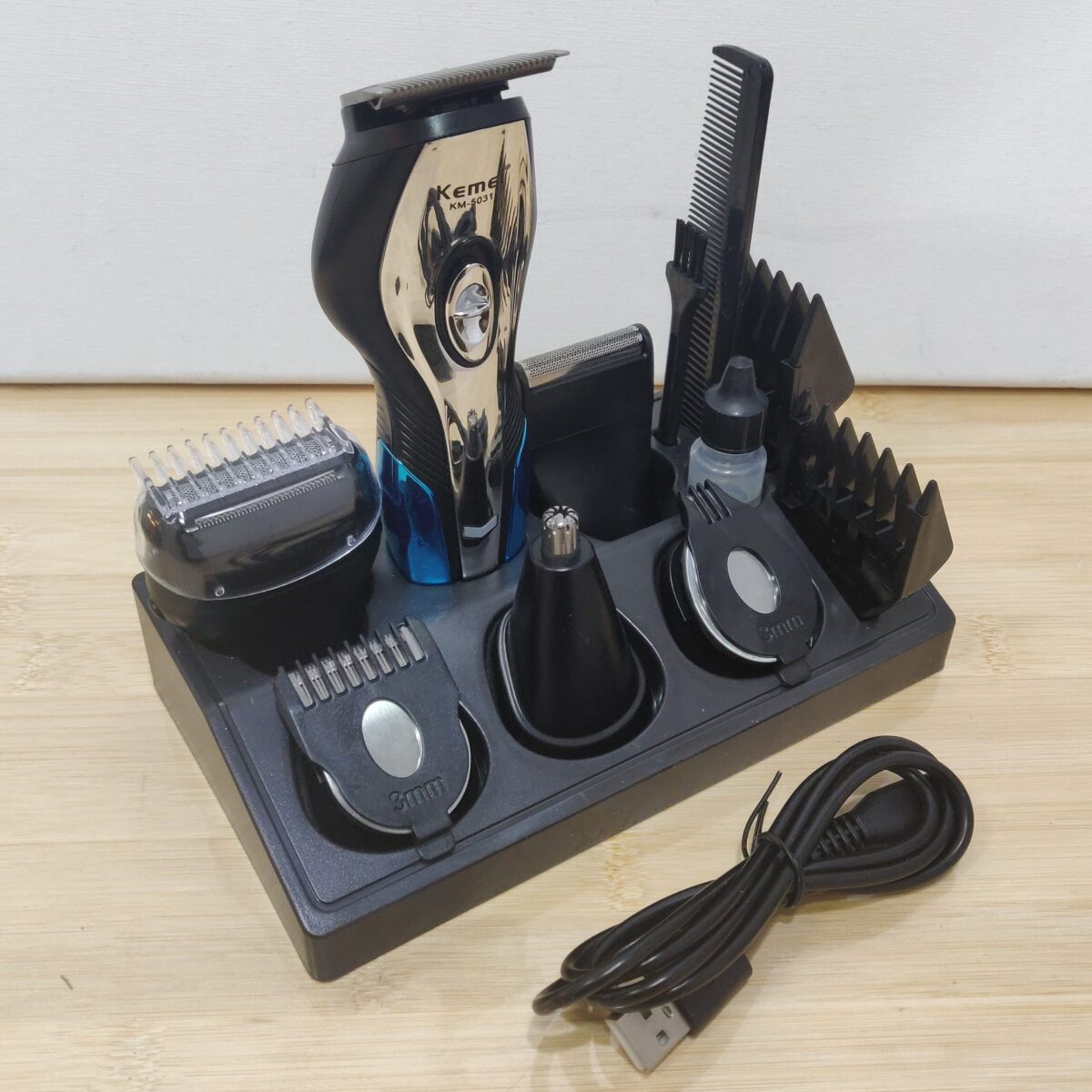 Hair clippers with shaver and trimmer - Image 9