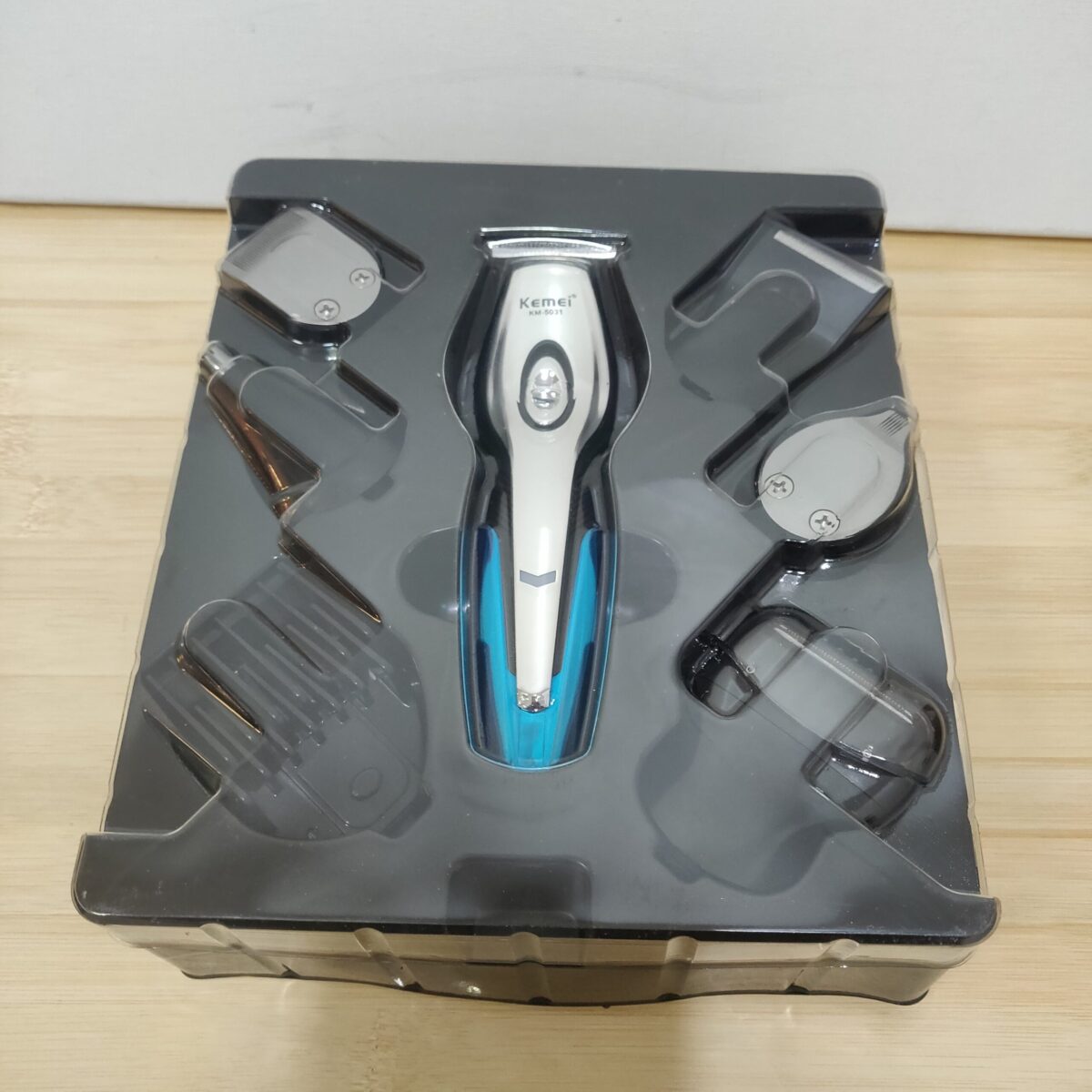 Hair clippers with shaver and trimmer - Image 7