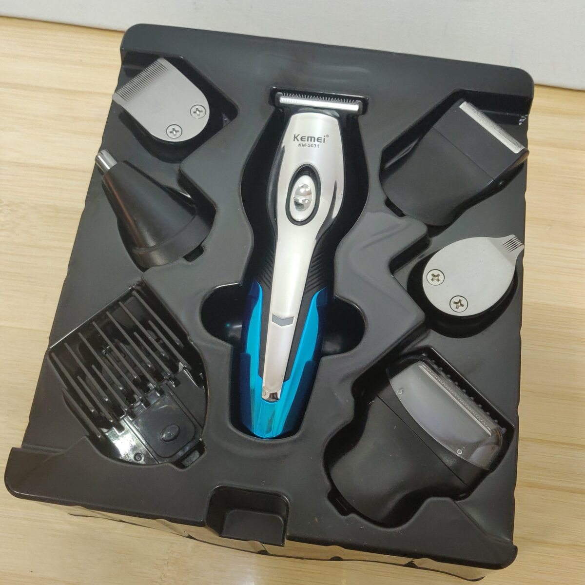Hair clippers with shaver and trimmer - Image 14