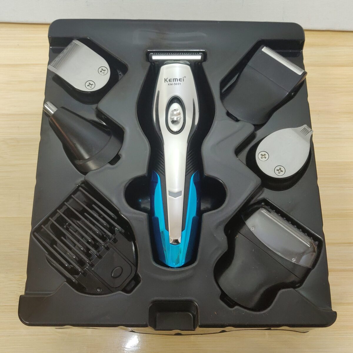 Hair clippers with shaver and trimmer - Image 15