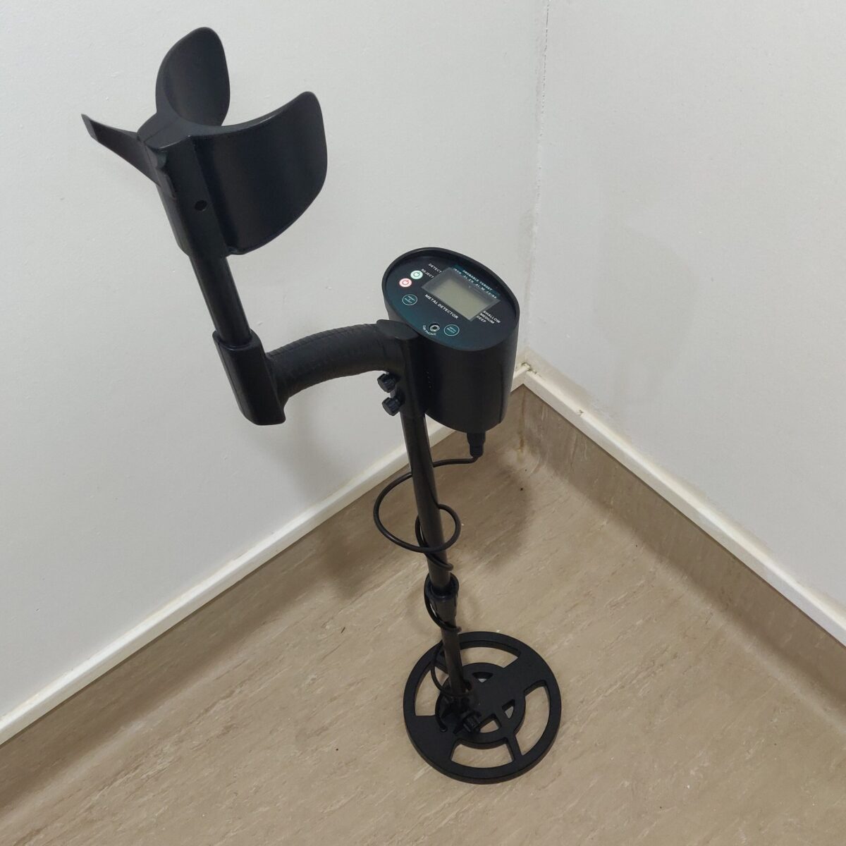 Metal Detector - Image 5
