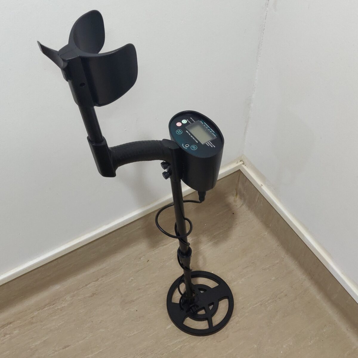 Metal Detector - Image 7