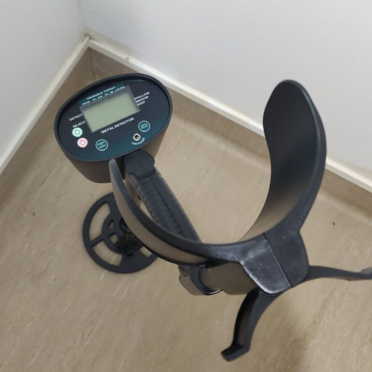 Metal Detector - Image 4