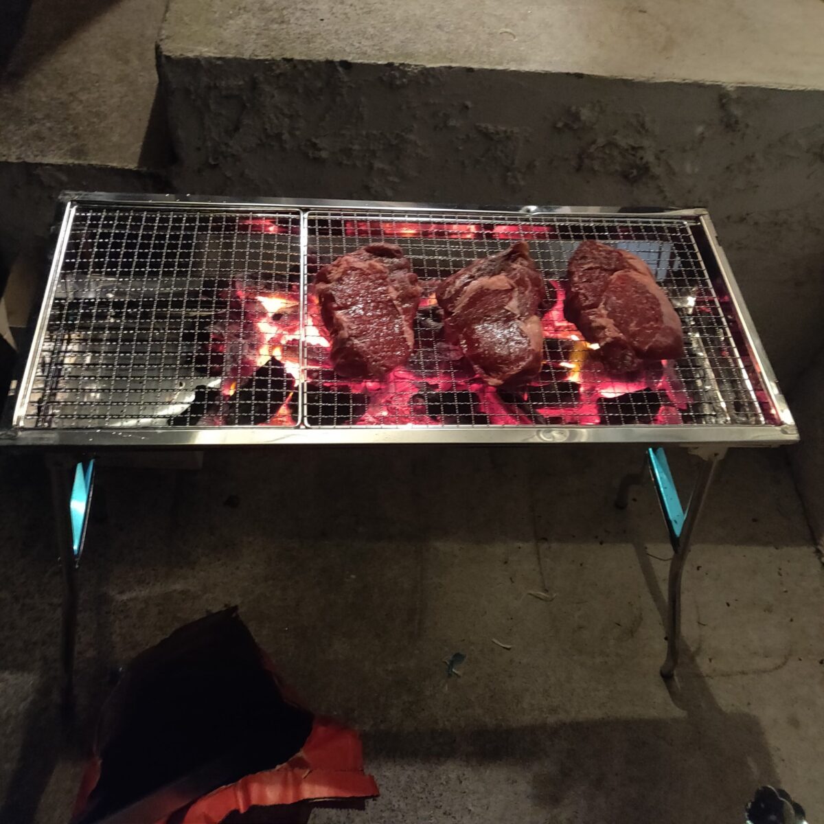 BBQ Charcoal Grill - Image 4