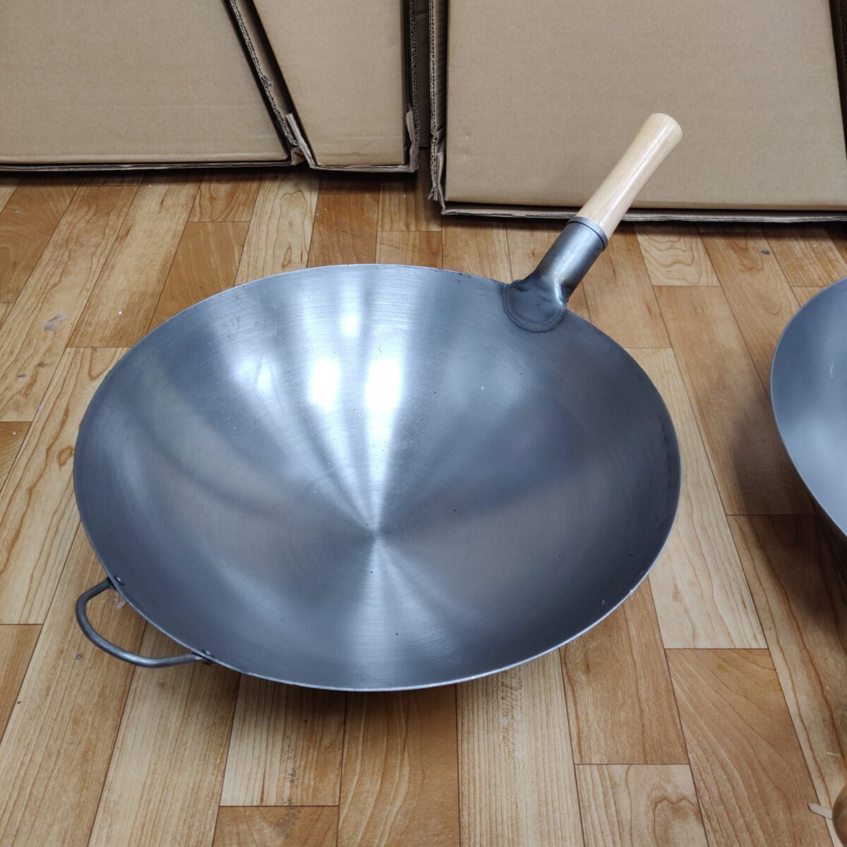 Iron wok with handle 32cm, 4L - Image 3