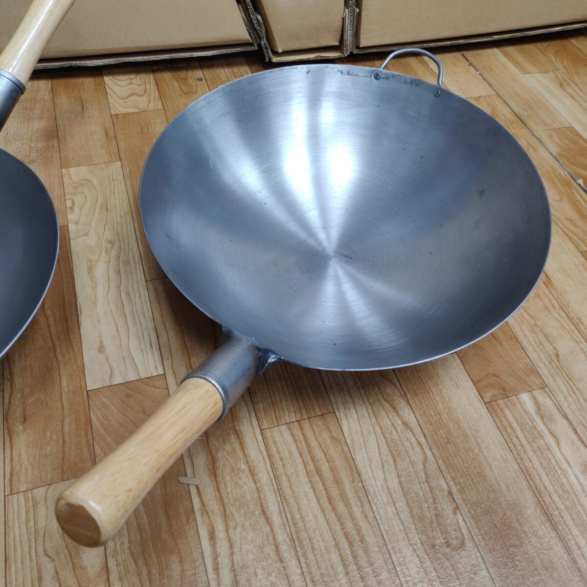 Iron wok with handle 32cm, 4L - Image 4