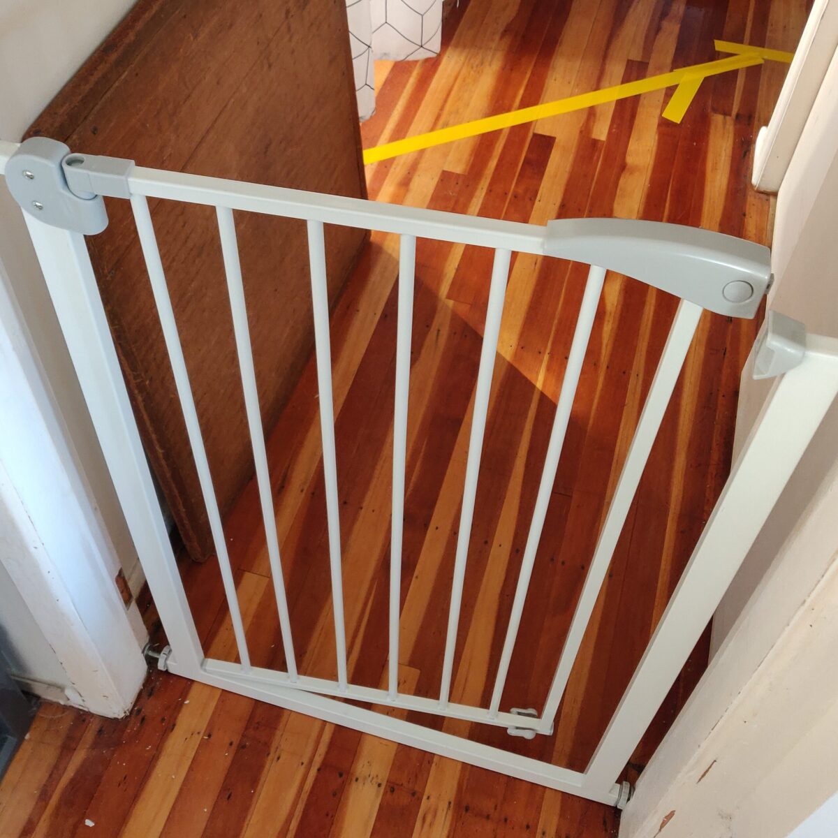 Baby gate (900mm) - Image 3