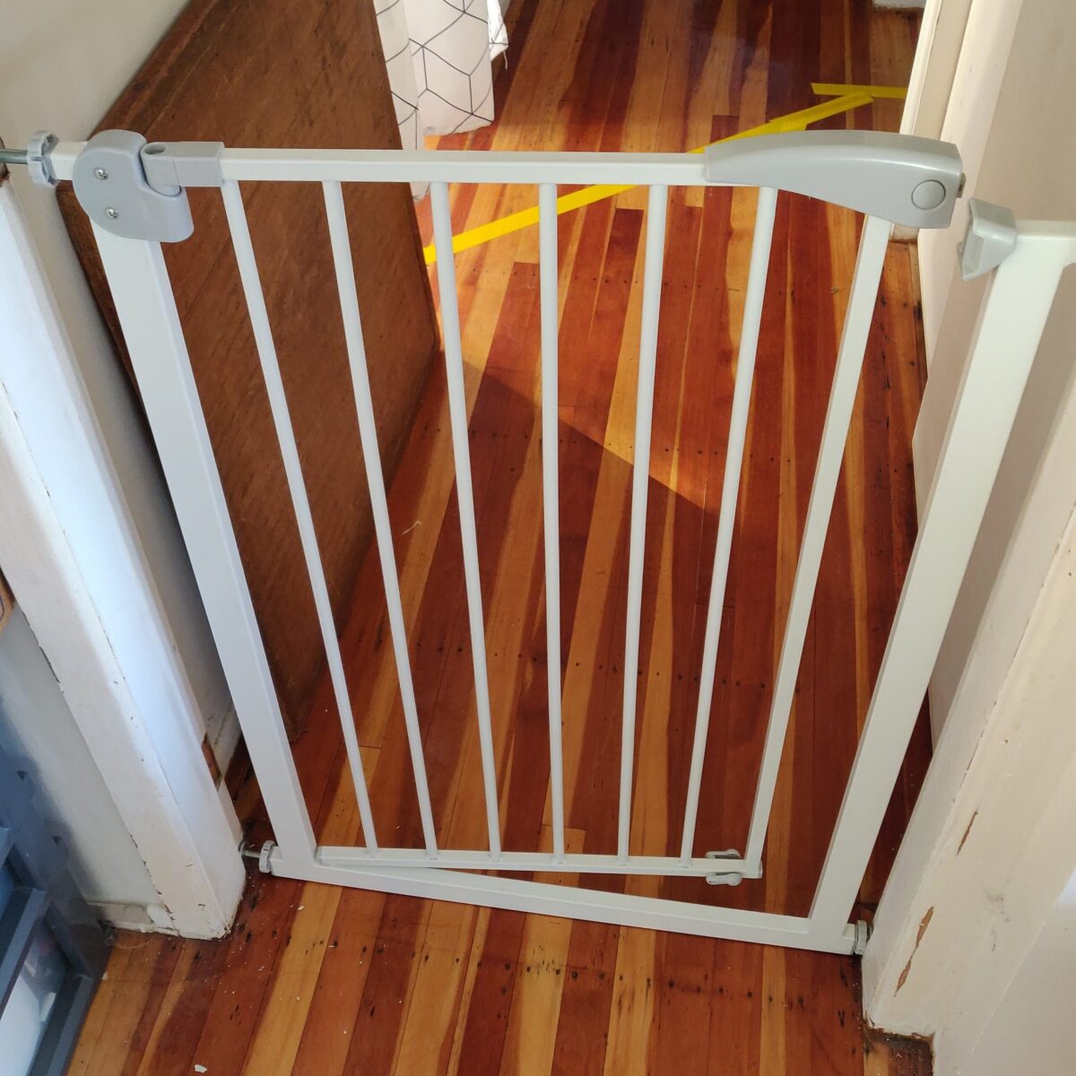 Baby gate (900mm) - Image 9