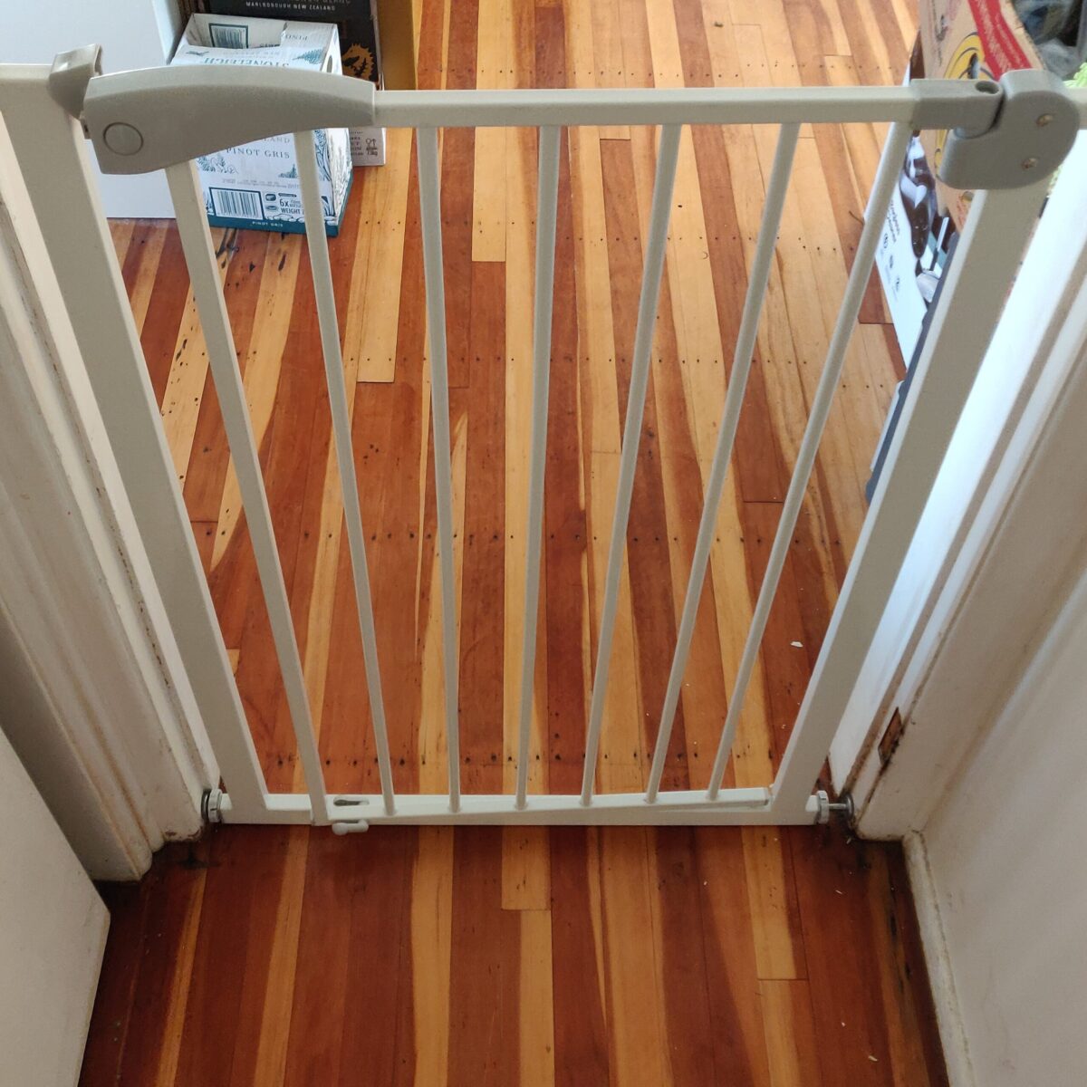 Baby gate (900mm)