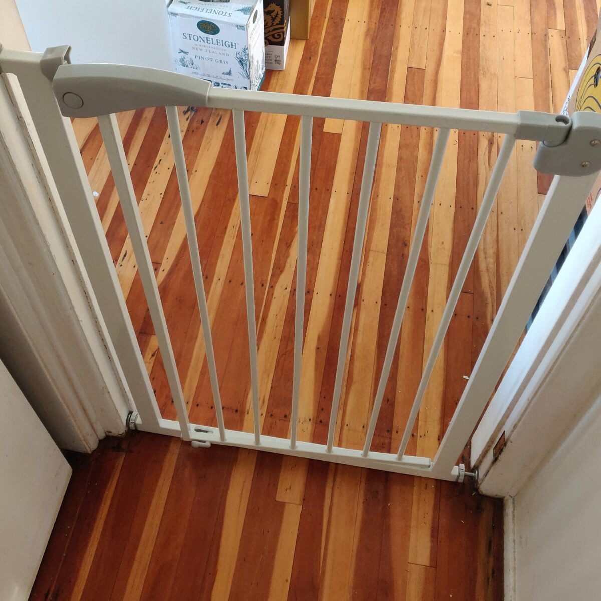 Baby gate (900mm) - Image 11