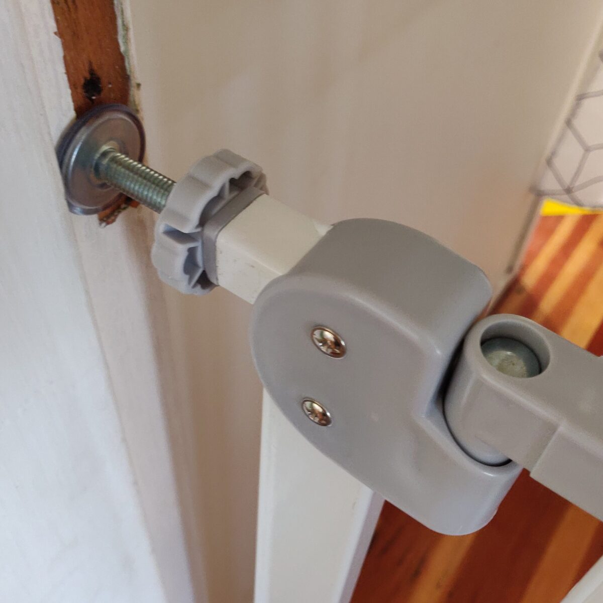 Baby gate (900mm) - Image 10