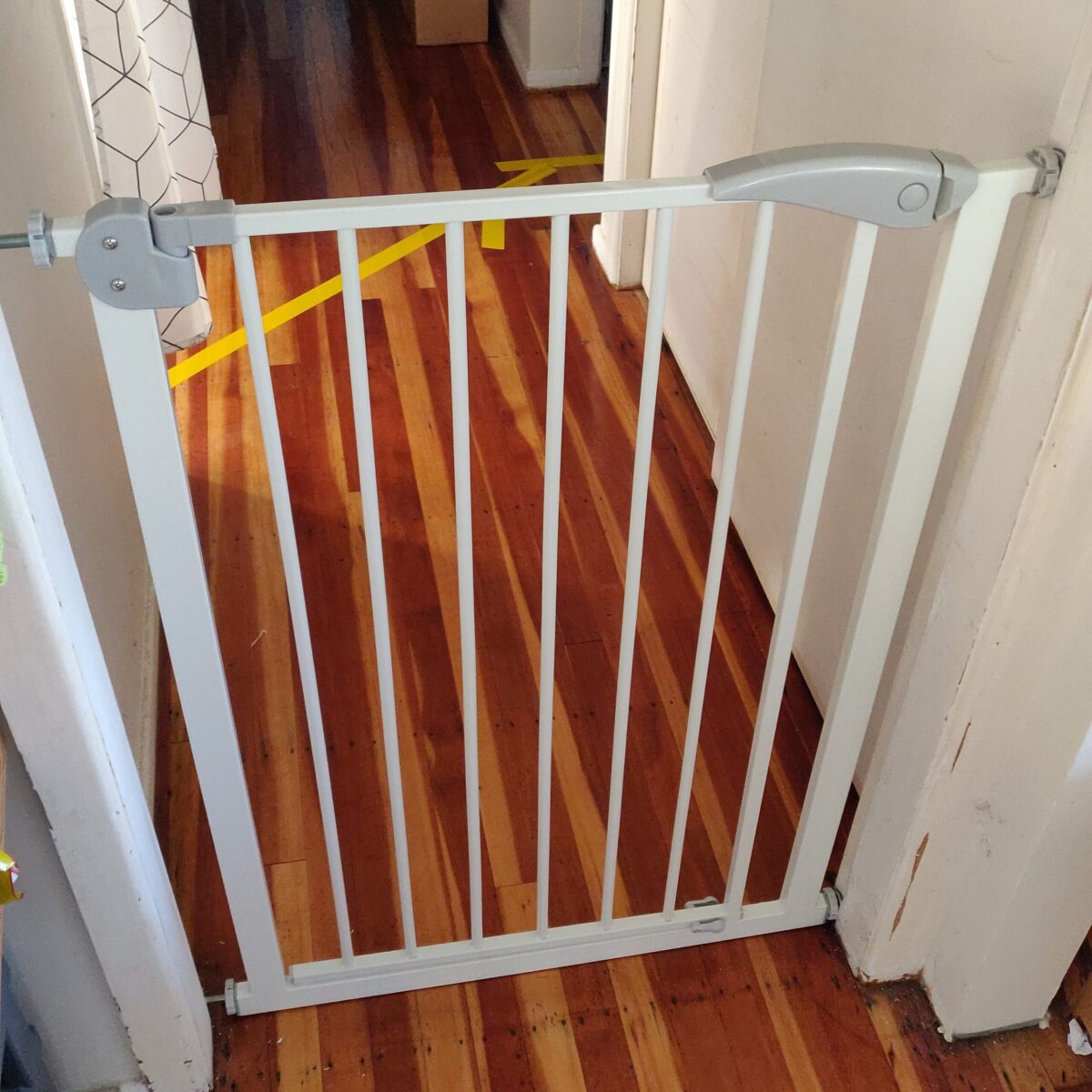 Baby gate (900mm) - Image 4