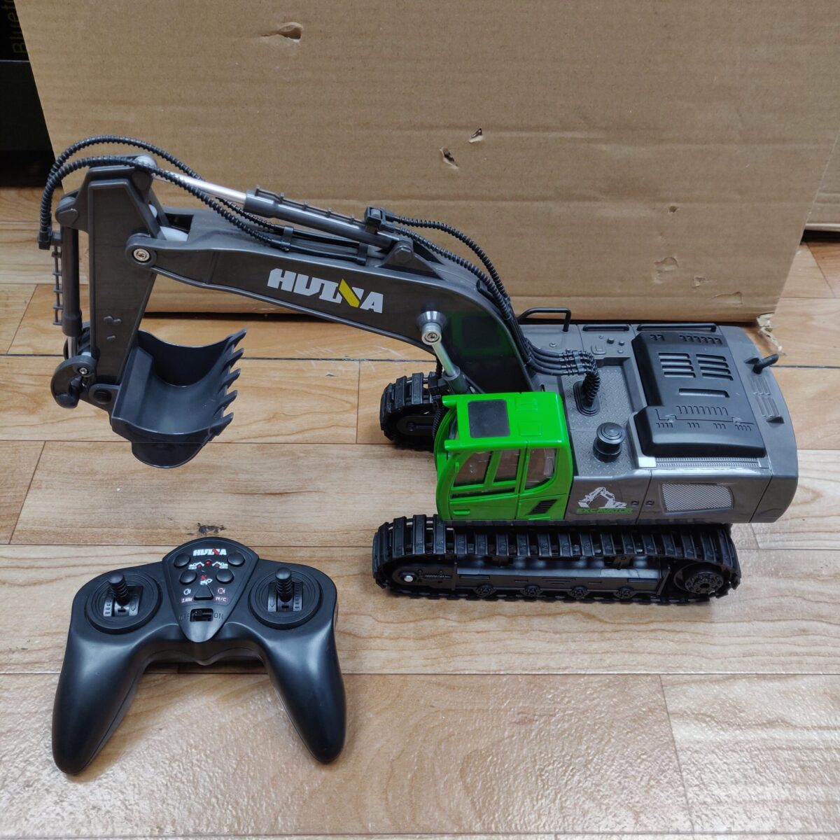 Remote control Digger - Image 8