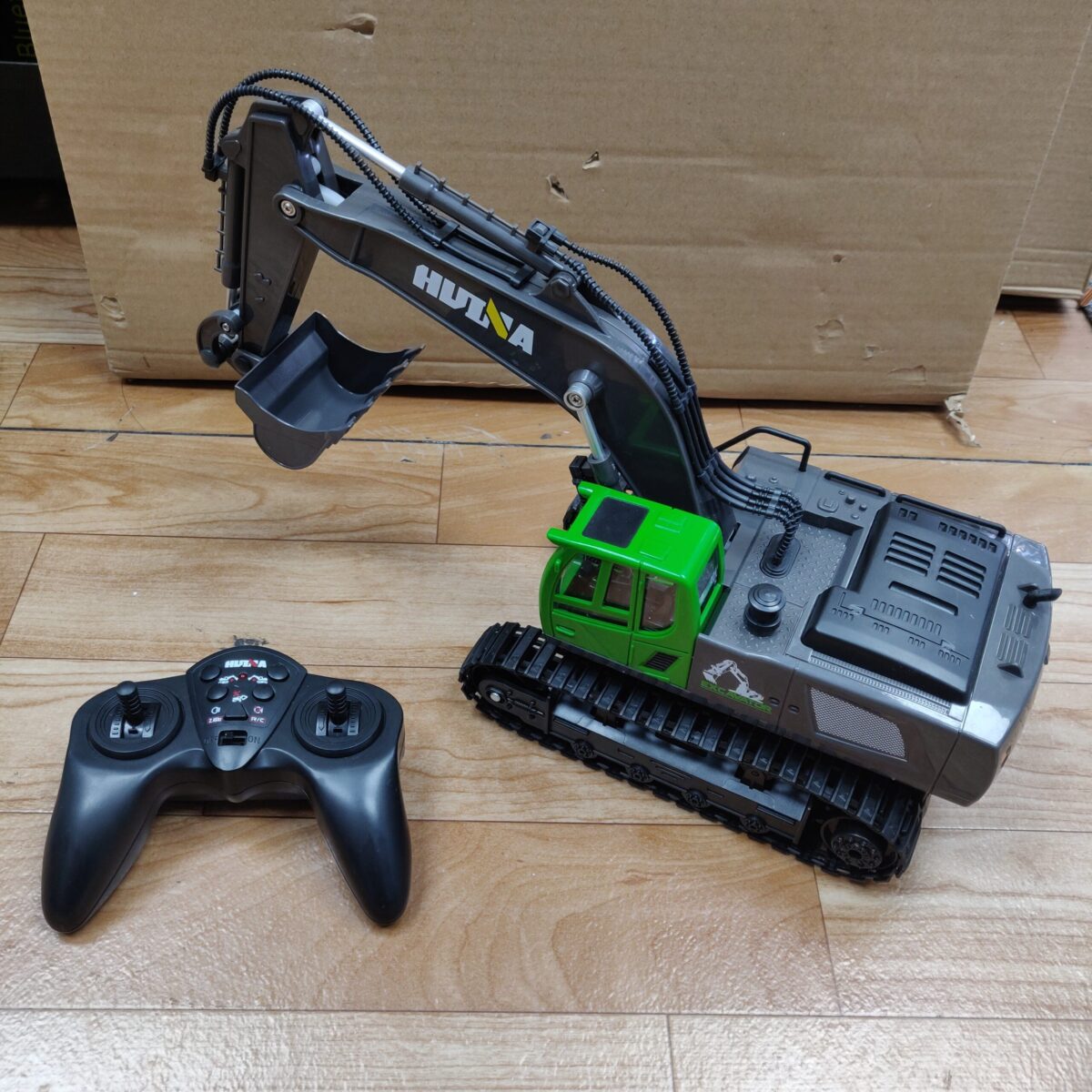 Remote control Digger - Image 9