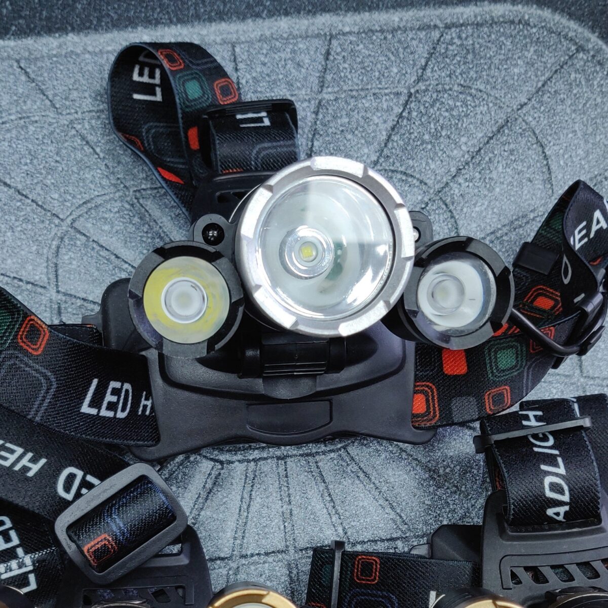 3 LEDs headlight - Image 2