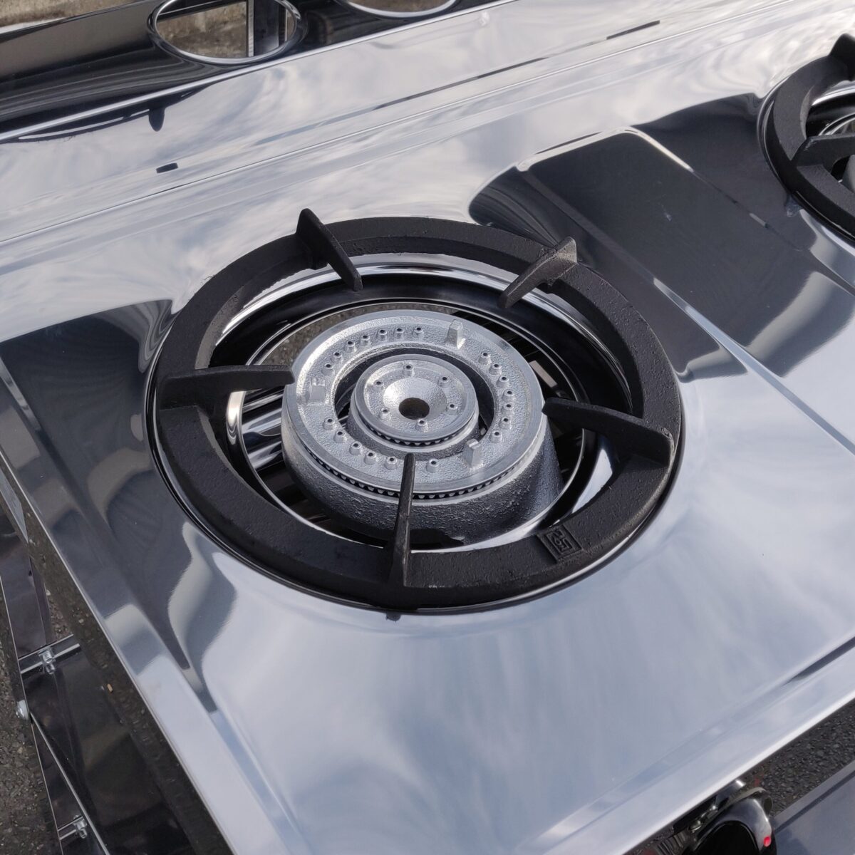 Double burner low pressure gas stove with stand - Image 8