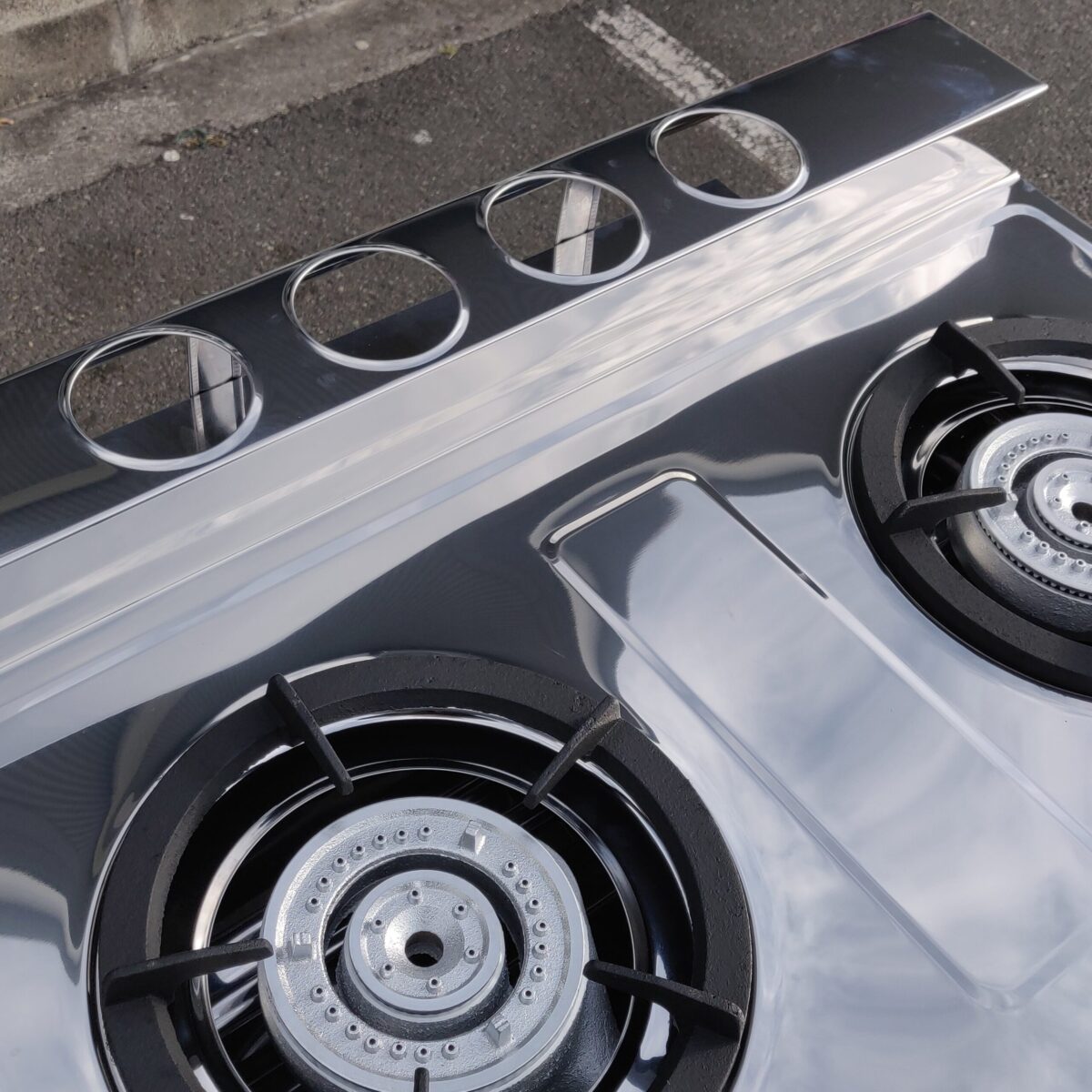 Double burner low pressure gas stove with stand - Image 9